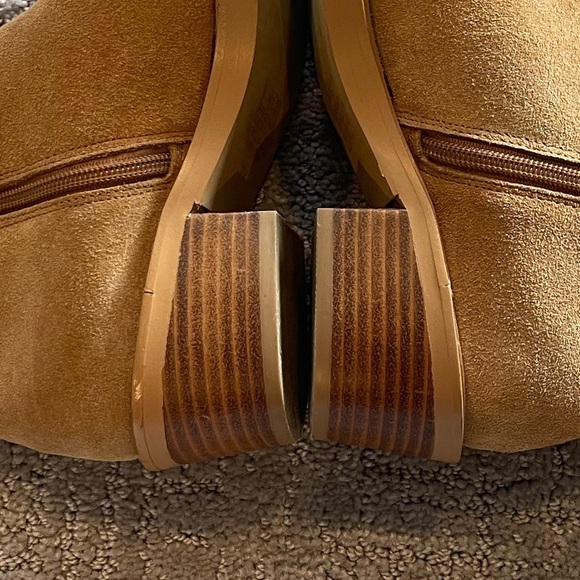 Matisse Nate Tan Suede Ankle Boots, Faux Shearling Lining, 2” Heel, Size 7M - Picture 15 of 15